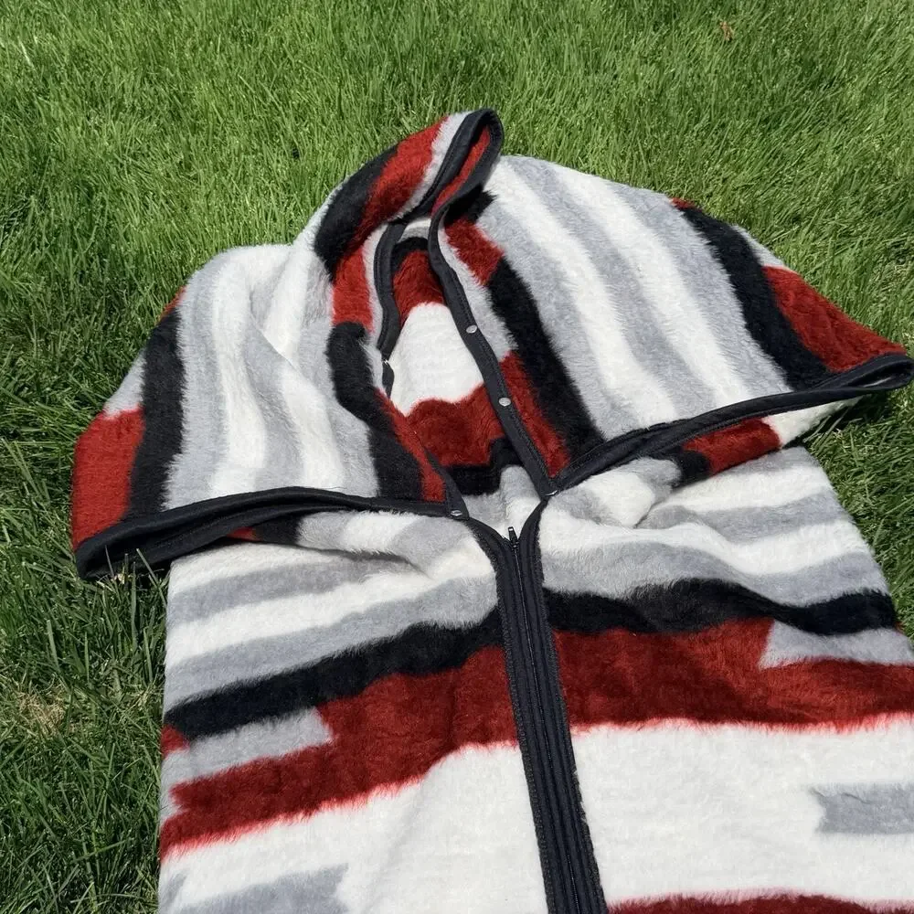 Biederlack Cuddle Wrap Aztec Snap Red Black Stadium Travel Blanket Southwest